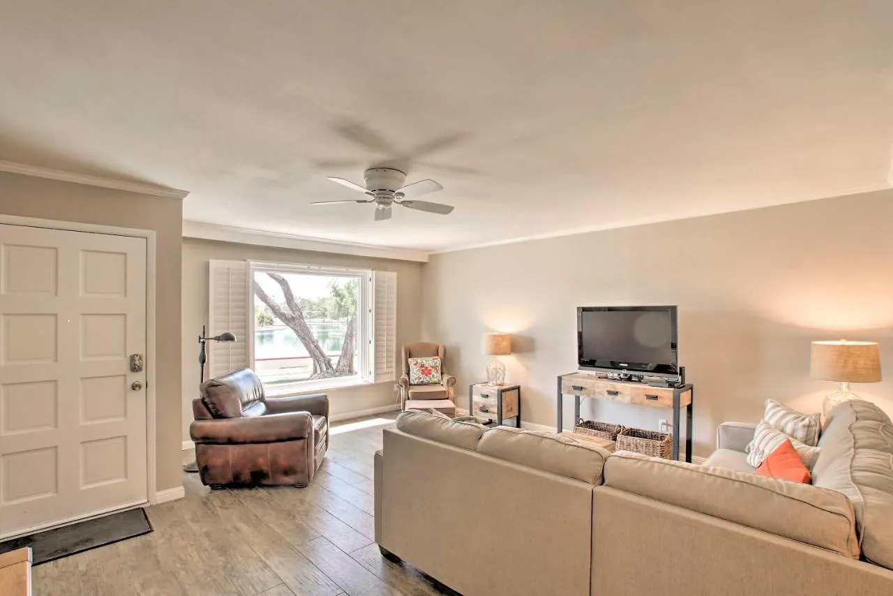 Sunny Scottsdale Townhome - Walk To Trolley And Lake