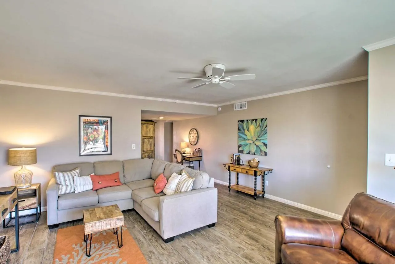 Sunny Scottsdale Townhome - Walk To Trolley And Lake 미국