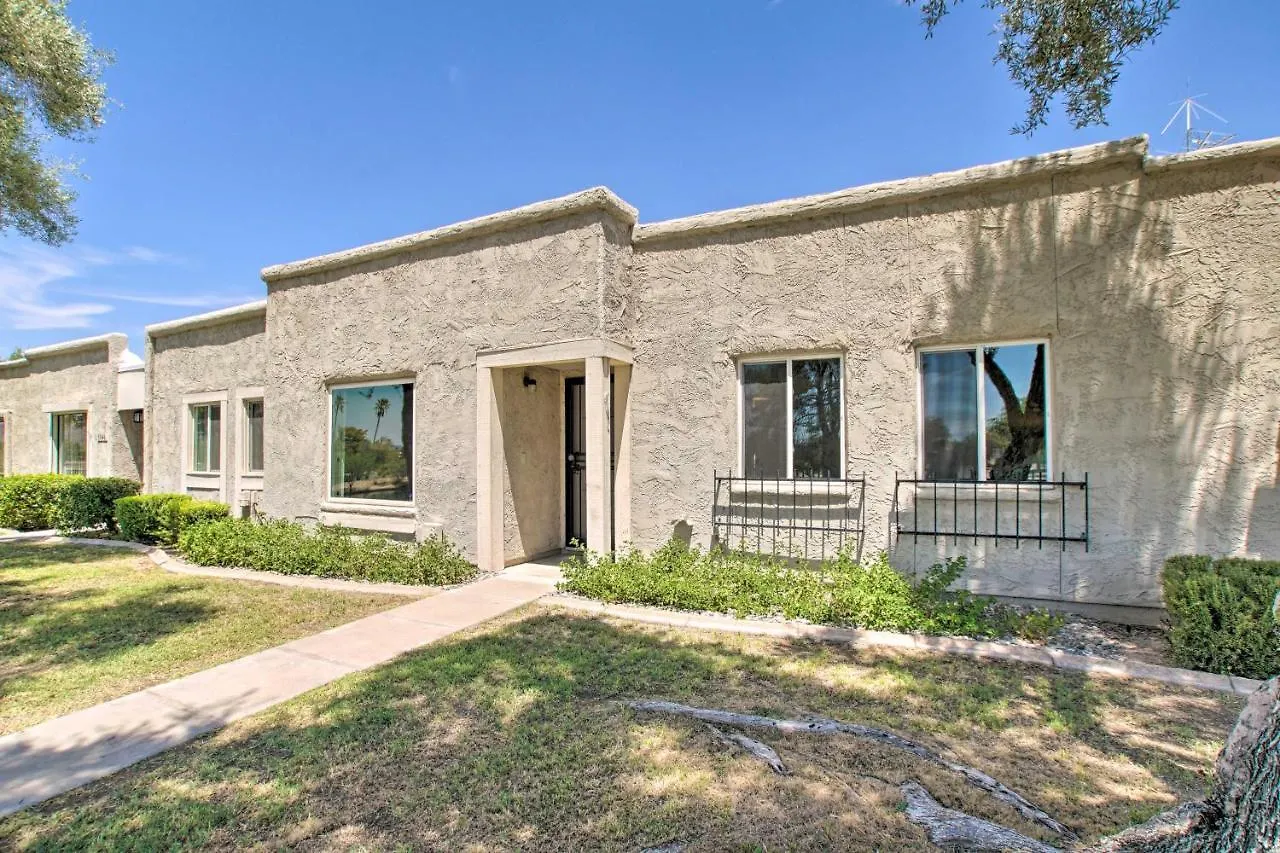 Sunny Scottsdale Townhome - Walk To Trolley And Lake