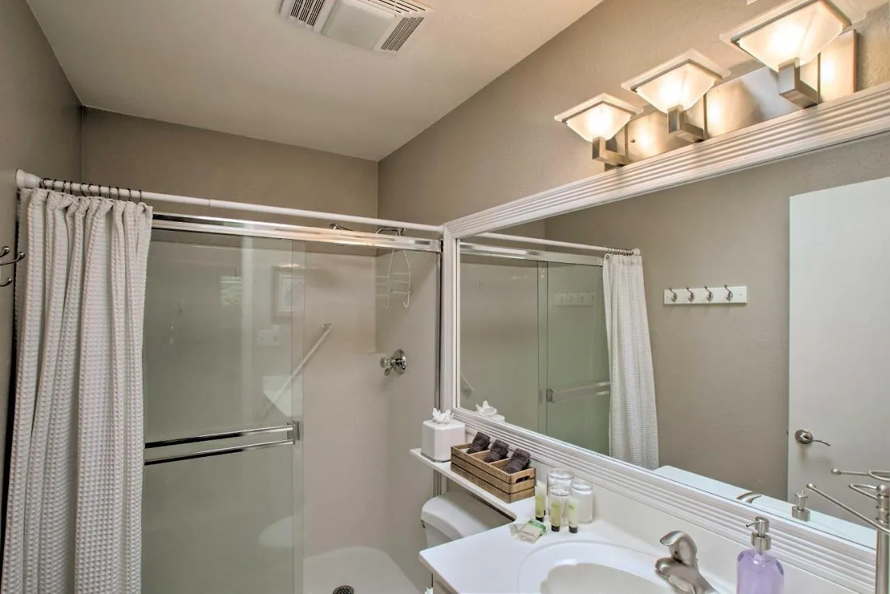 펜션 Sunny Scottsdale Townhome - Walk To Trolley And Lake 미국