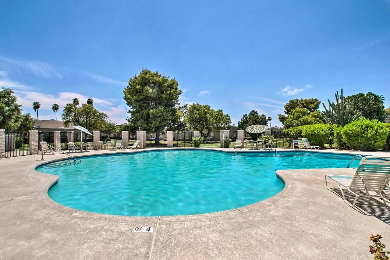 Sunny Scottsdale Townhome - Walk To Trolley And Lake 0*,  미국